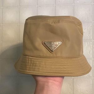 This is a near mint condition Prada bucket hat that no longer fits me